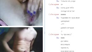 Handjobb med vackra Crystal Rush från gratis amatörsexfilmer 1000facials